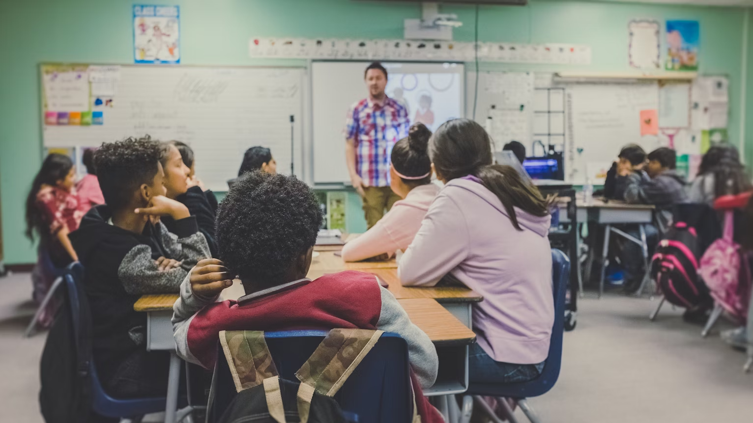 portable TV on wheels for classroom