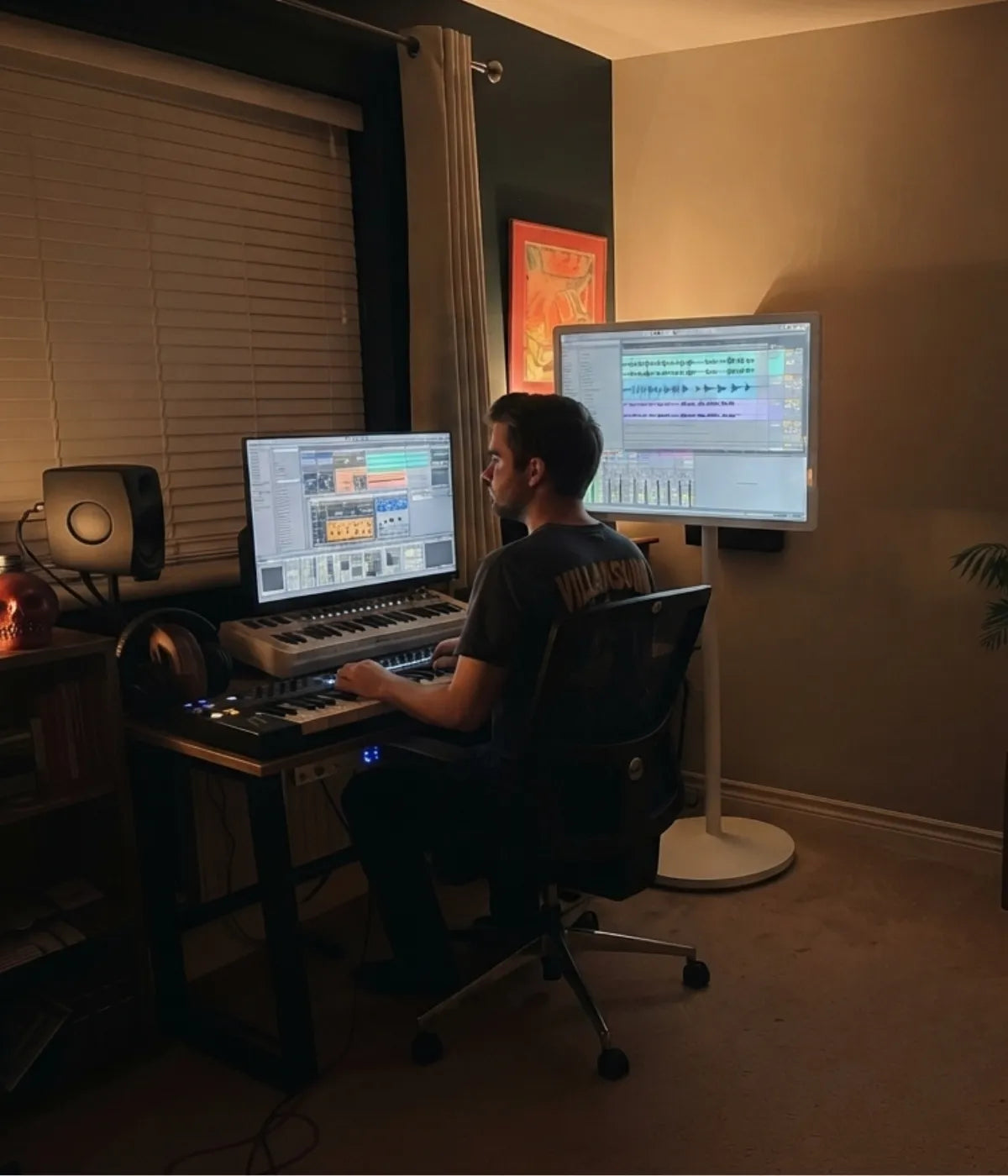 create music with portable screen on wheels with Android system